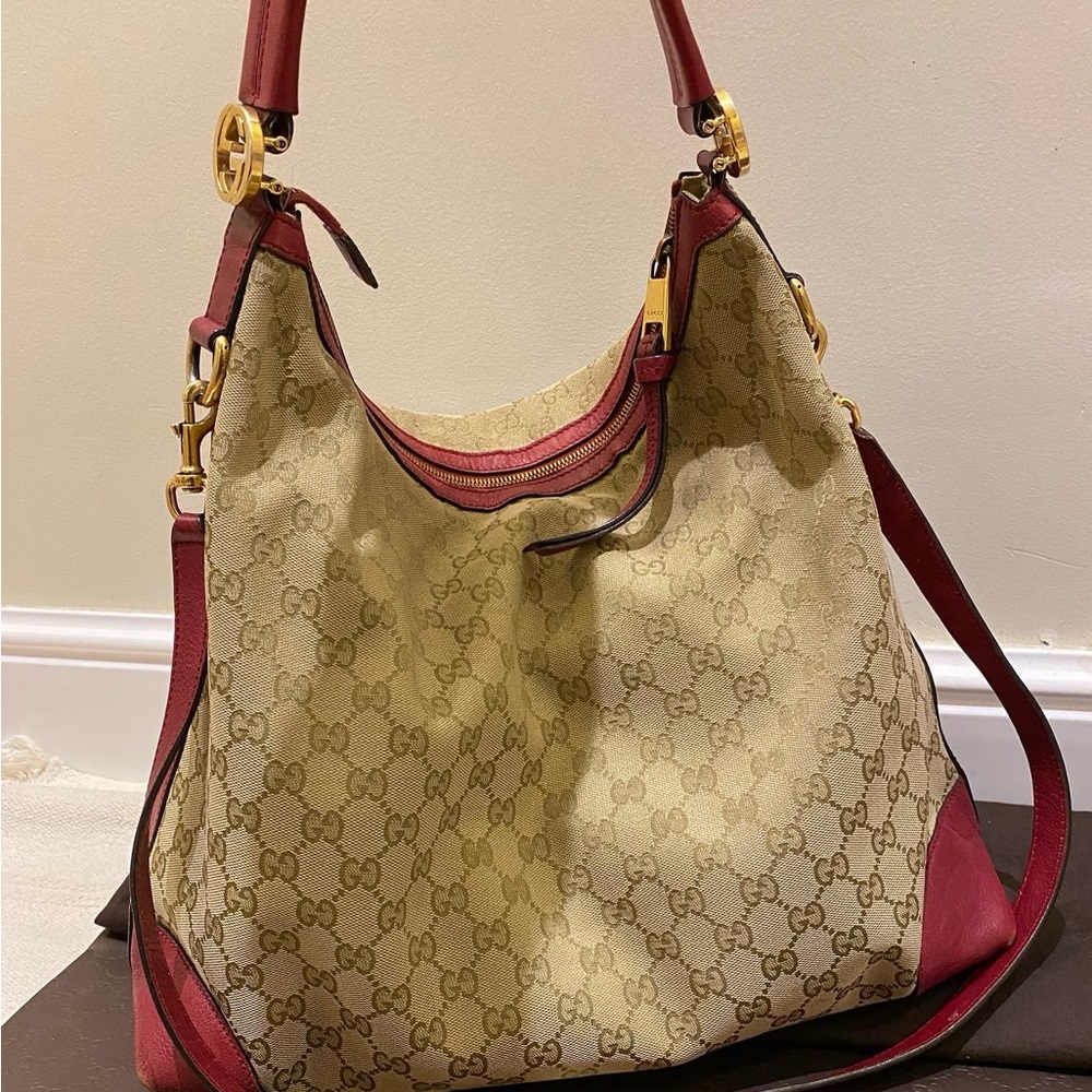 AUTHENTIC Gucci bag